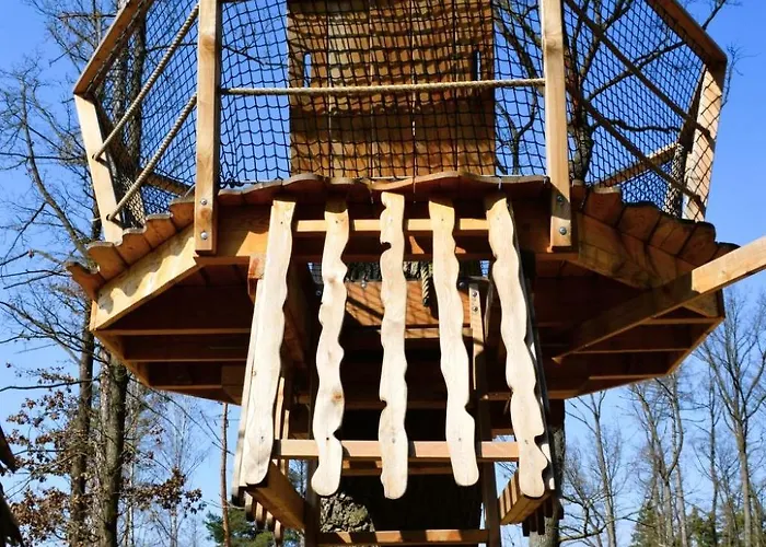 Treehouse 2 By Interhome Semesterbostad Hradec Králové